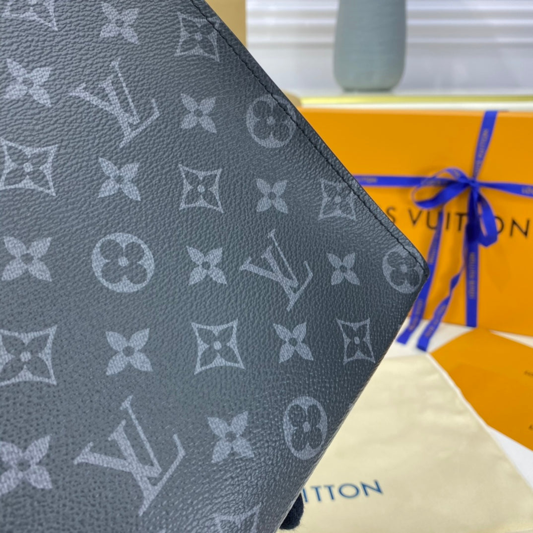 LVPOCHETTE1.9_f1939d7e-2e1f-45cf-9e05-2054a1603b71