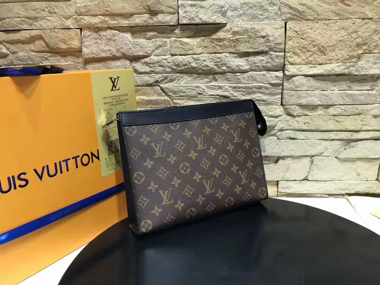 LVPOCHETTE2.1_8d7f327b-a748-4649-aba4-d55a67d5eab0
