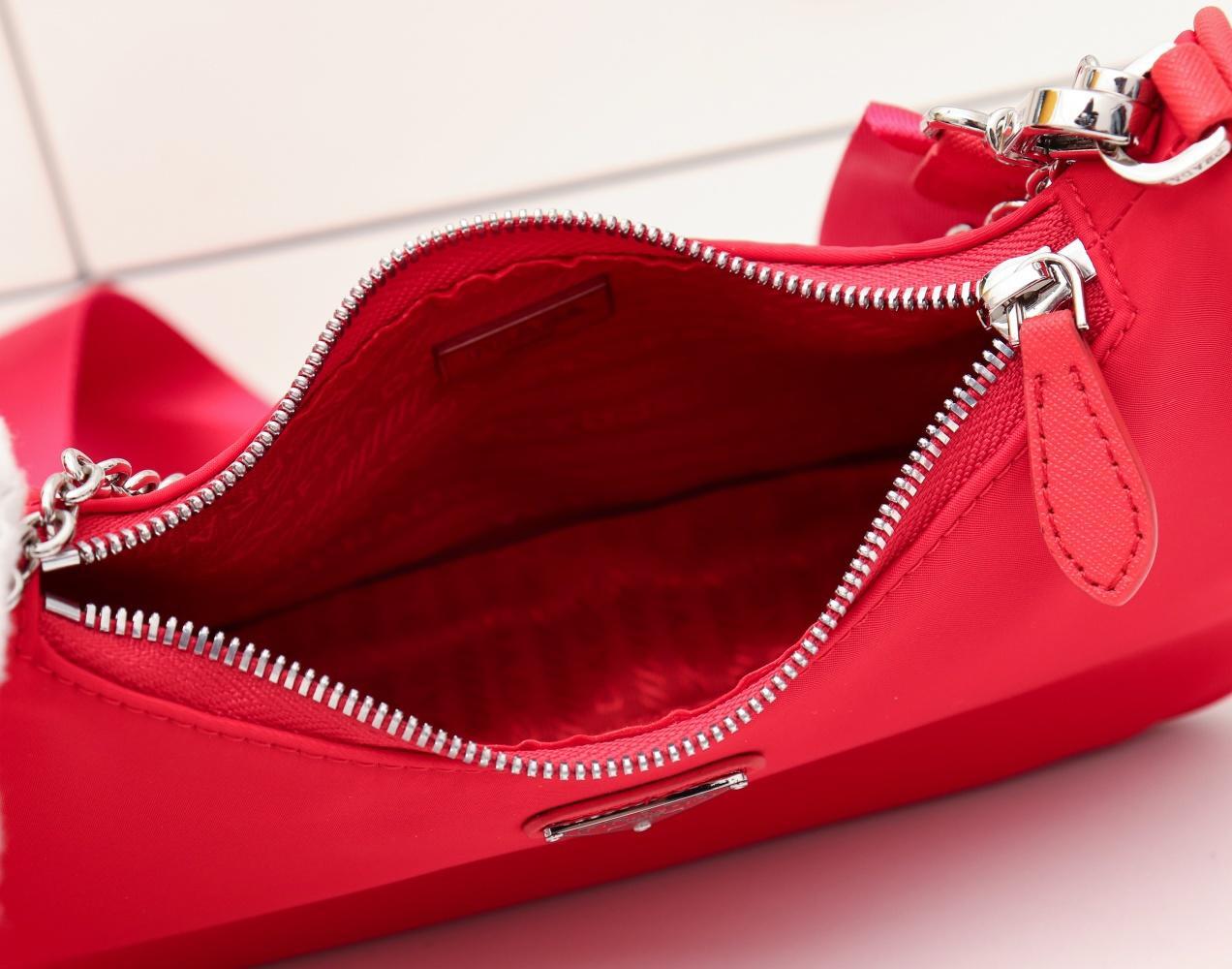 PRADA1.8_edd0d02c-0dbb-430c-bd85-5e5b16362a2f