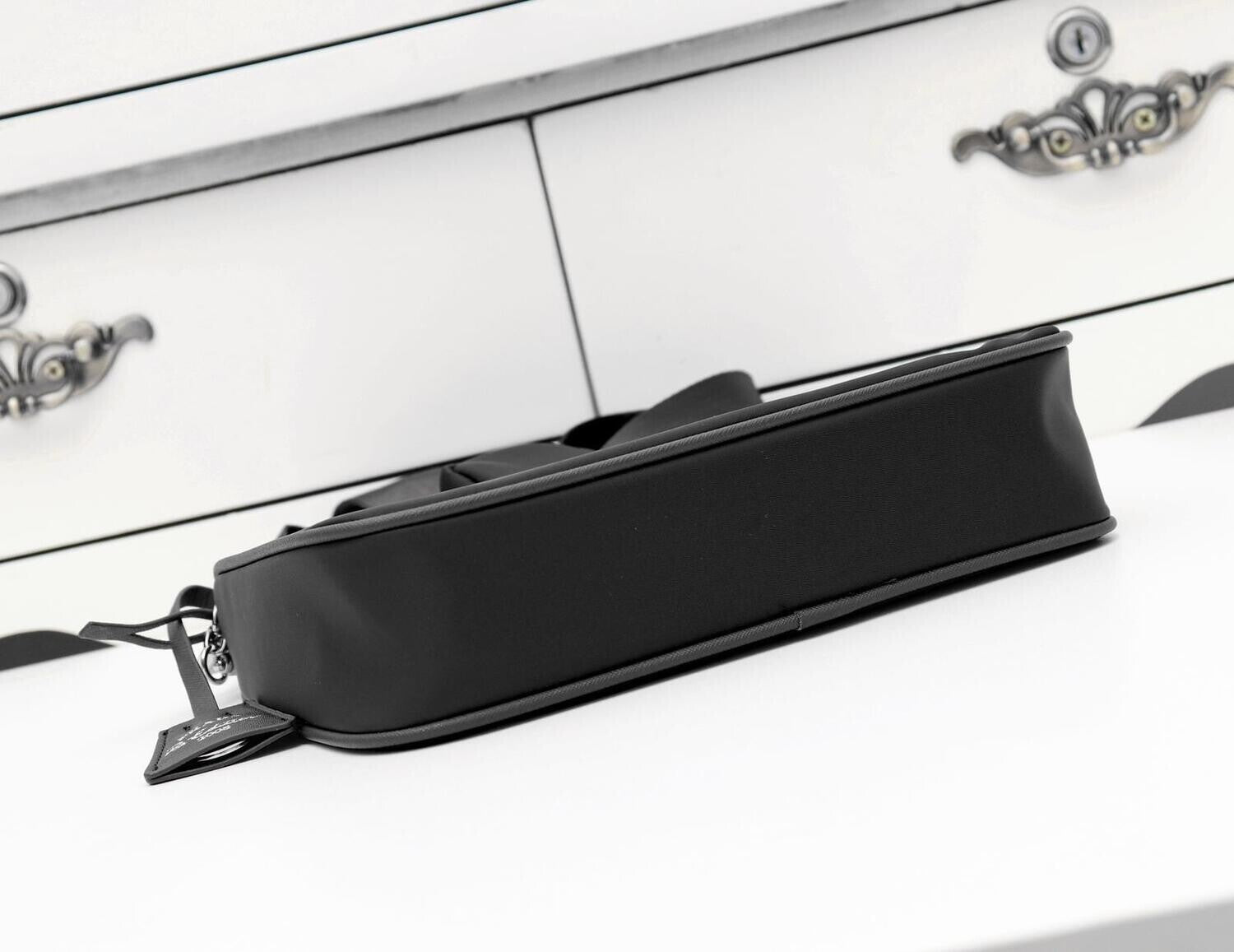 PRADA2.4_b0beb5c3-e926-4dff-a45e-f9b581be400b