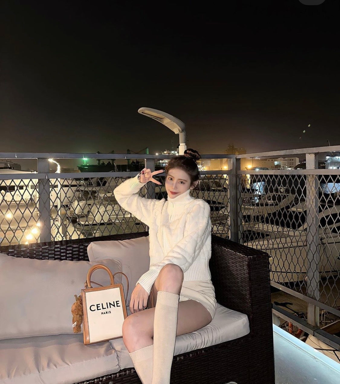 celine-mini-vertical-cabas-in-natural-tan-193302BNZ-02NT-authentic-blankroom-hanoi-vietnam_6