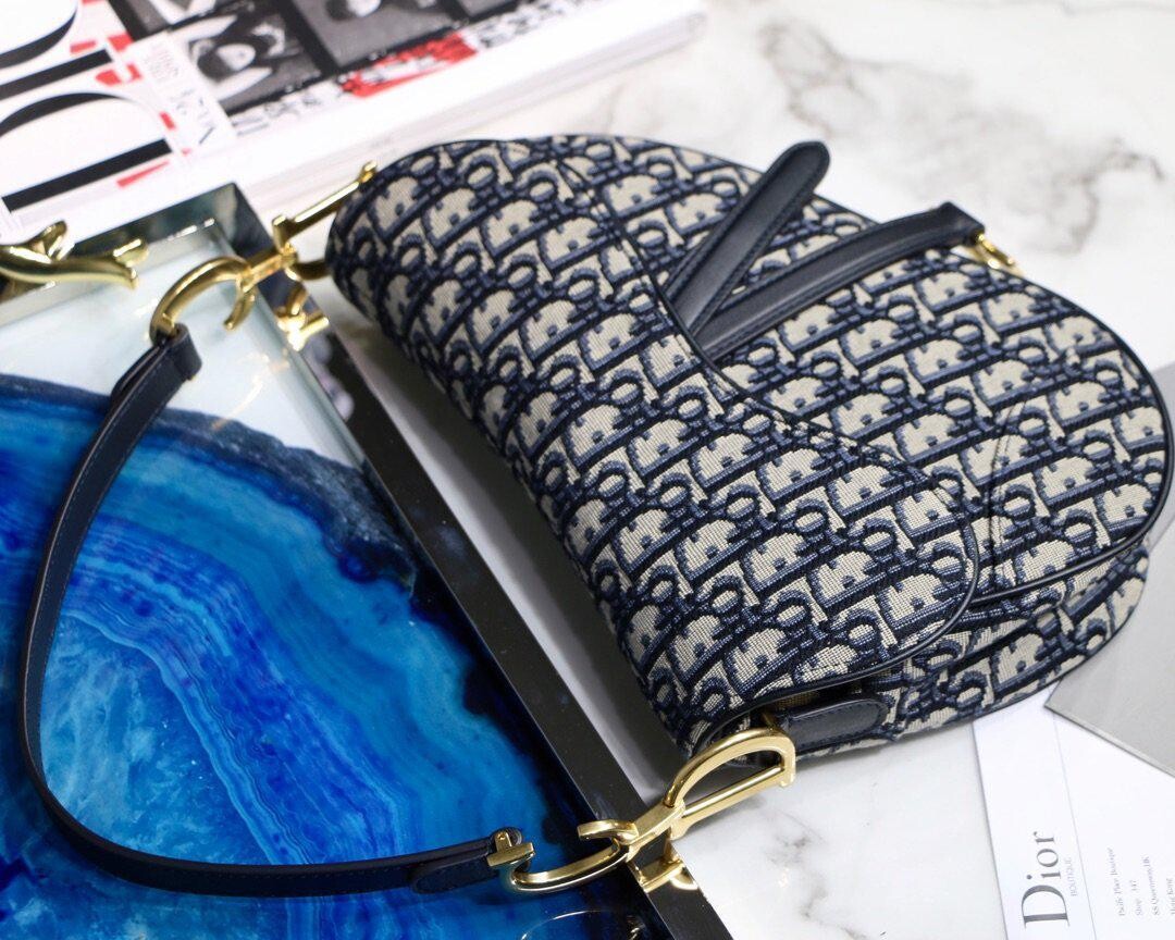 dior1.5_5cb4102b-7740-4f0b-9844-832657ffbabd