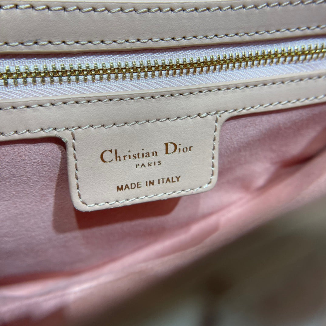 dior1.8