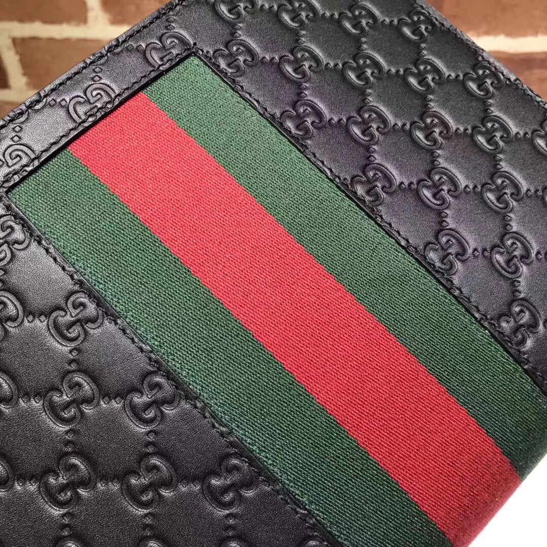 gucci2.4_397a1d6a-f5a4-4edd-9056-fc99ba137c8b